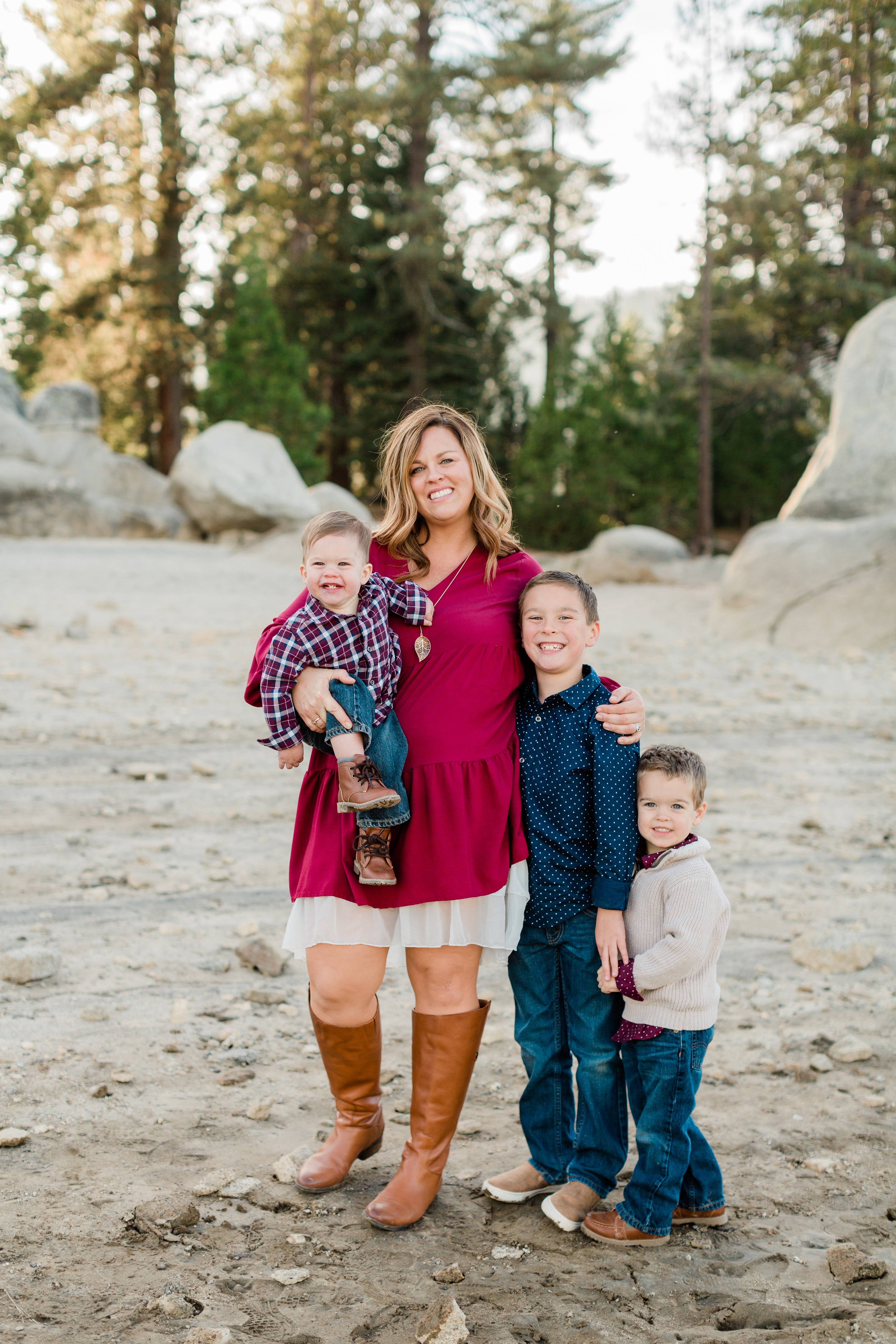 navy and maroon fall family photos of mom with her babies