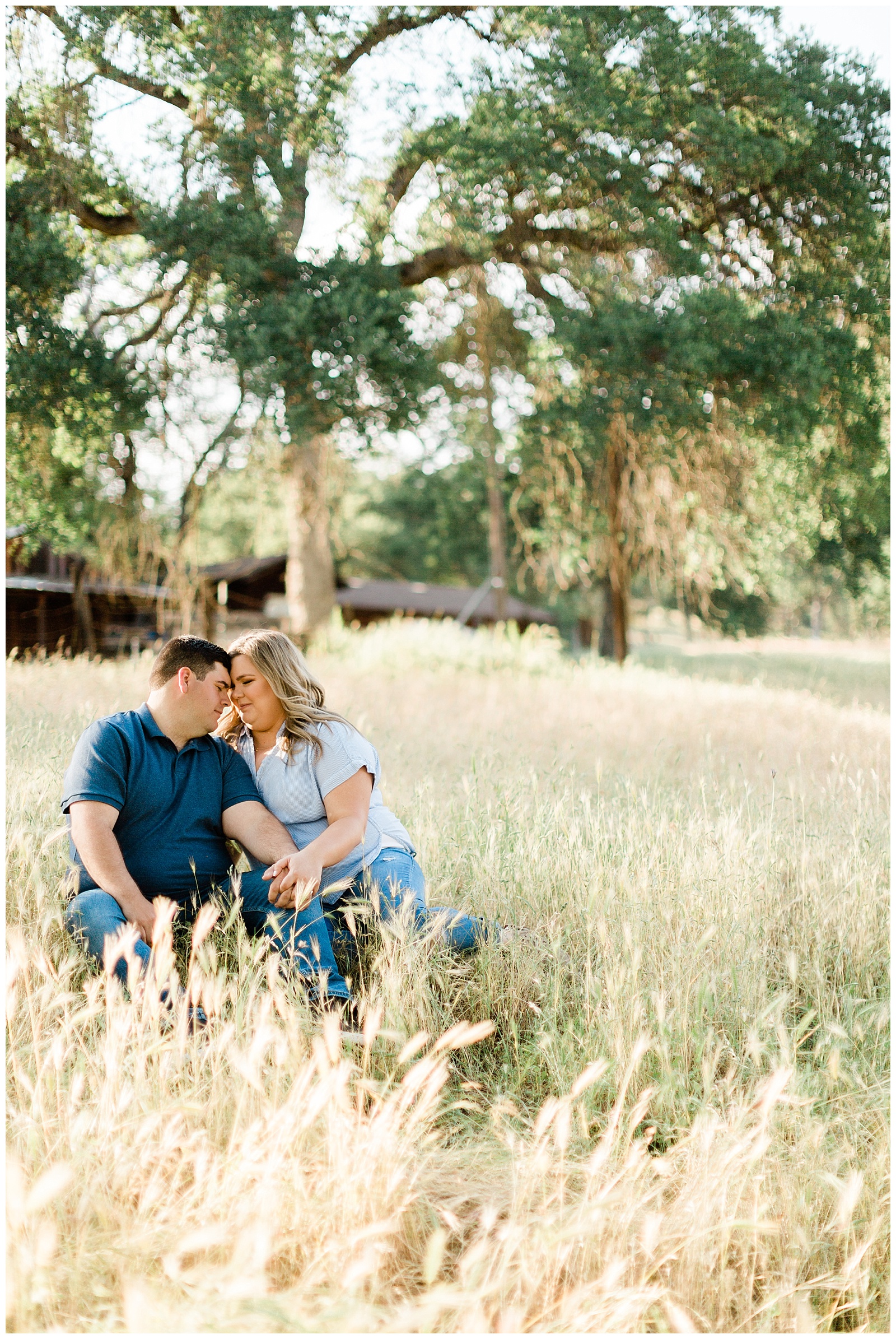 navy and blue engagement photo outfit ideas for a rustic engagement session