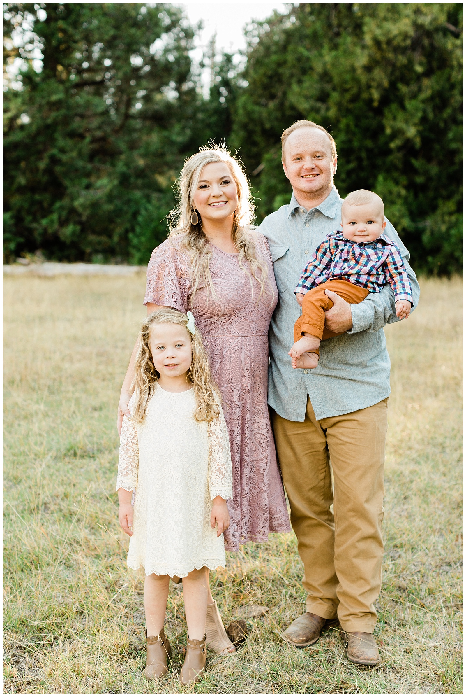 fall family photo outfit ideas for shaver lake mini sessions