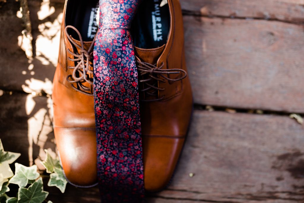 groom tie details