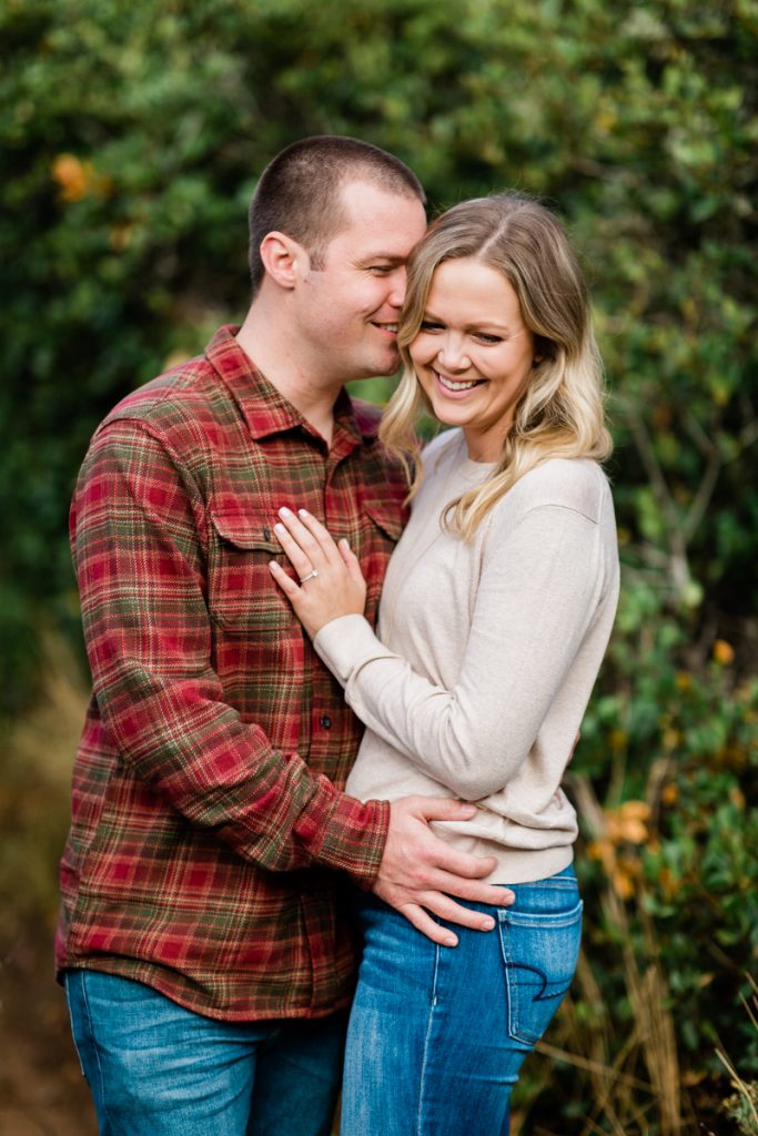 fall engagement photo outfit ideas