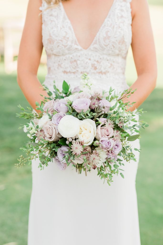 White and purple rose bouquet 