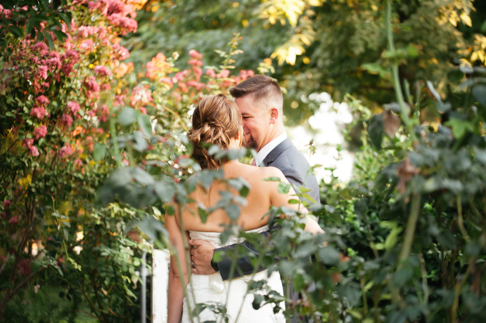 garden-summer-wedding-r-wedding-house-dinuba-california-by-megan-helm-photography