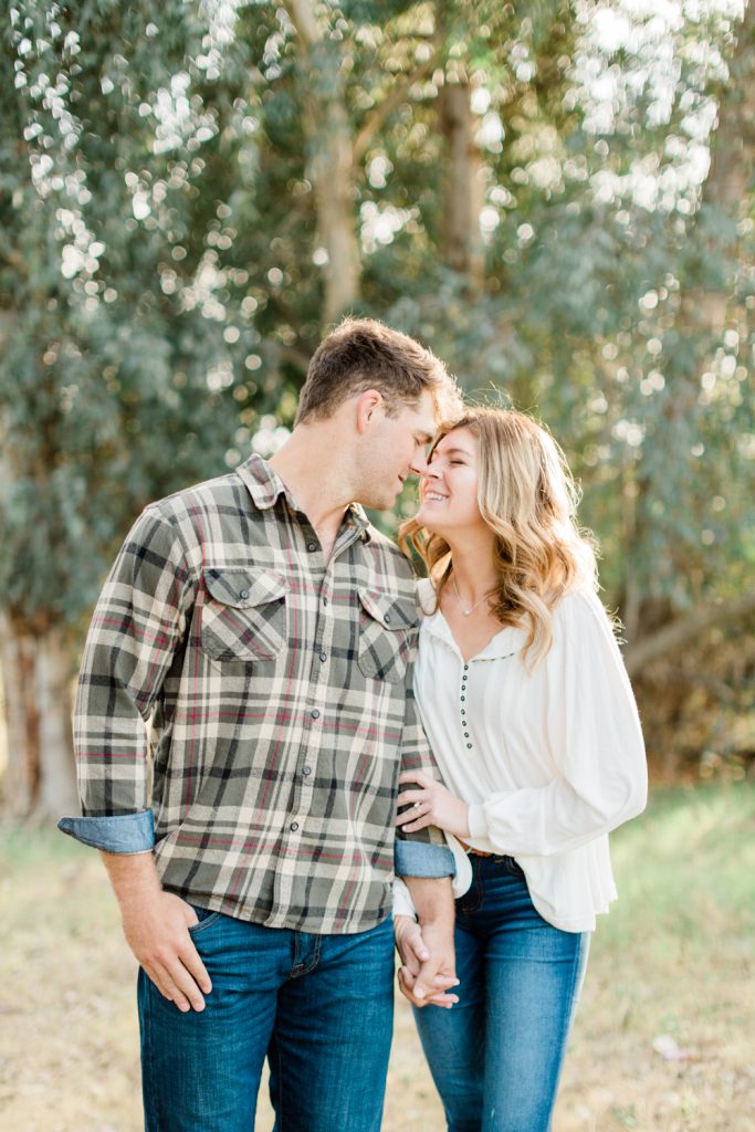 casual flannel engagement photo outfits
